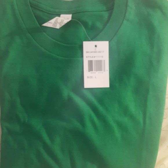 New w tag emerald green large men's t-shir… - Picture 4 of 5